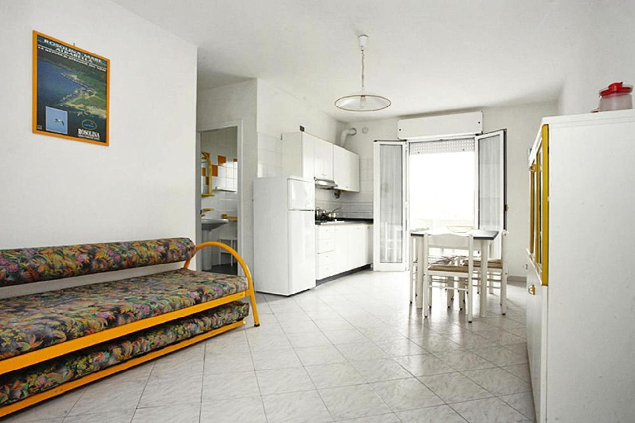 Apartment In Rosolina Mare With A Shared Pool Esterno foto
